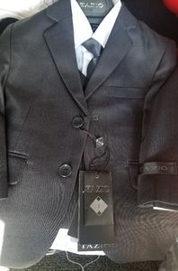 Kids Tuxedo brand new I have 2 of them